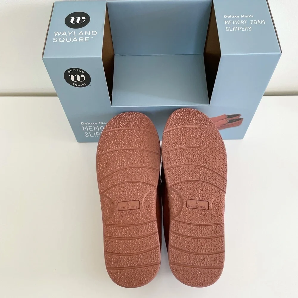 Wayland Square Deluxe Men’s Small Memory Foam Slippers Slip-on Non-Slip Sole 6-7